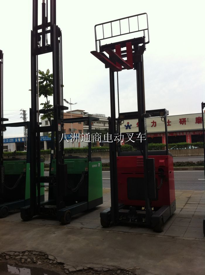 電動(dòng)叉車
