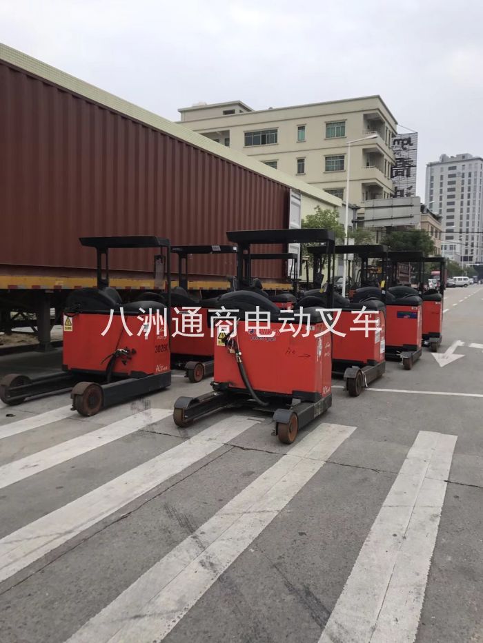 德國原裝進(jìn)口二手林德電動(dòng)叉車 (11)