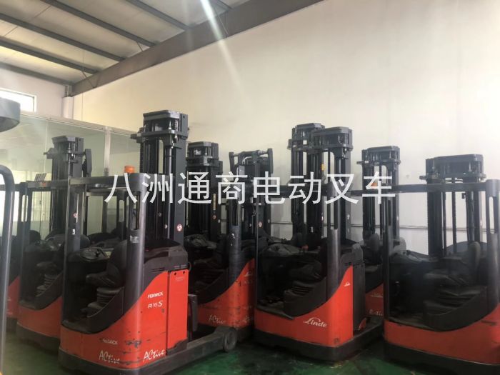 德國原裝進(jìn)口二手林德電動(dòng)叉車 (15)