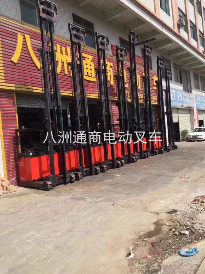 德國原裝進(jìn)口二手林德電動(dòng)叉車 (20)